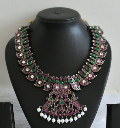 Black finish precious kemp-green-white mango peacock necklace dj-50757