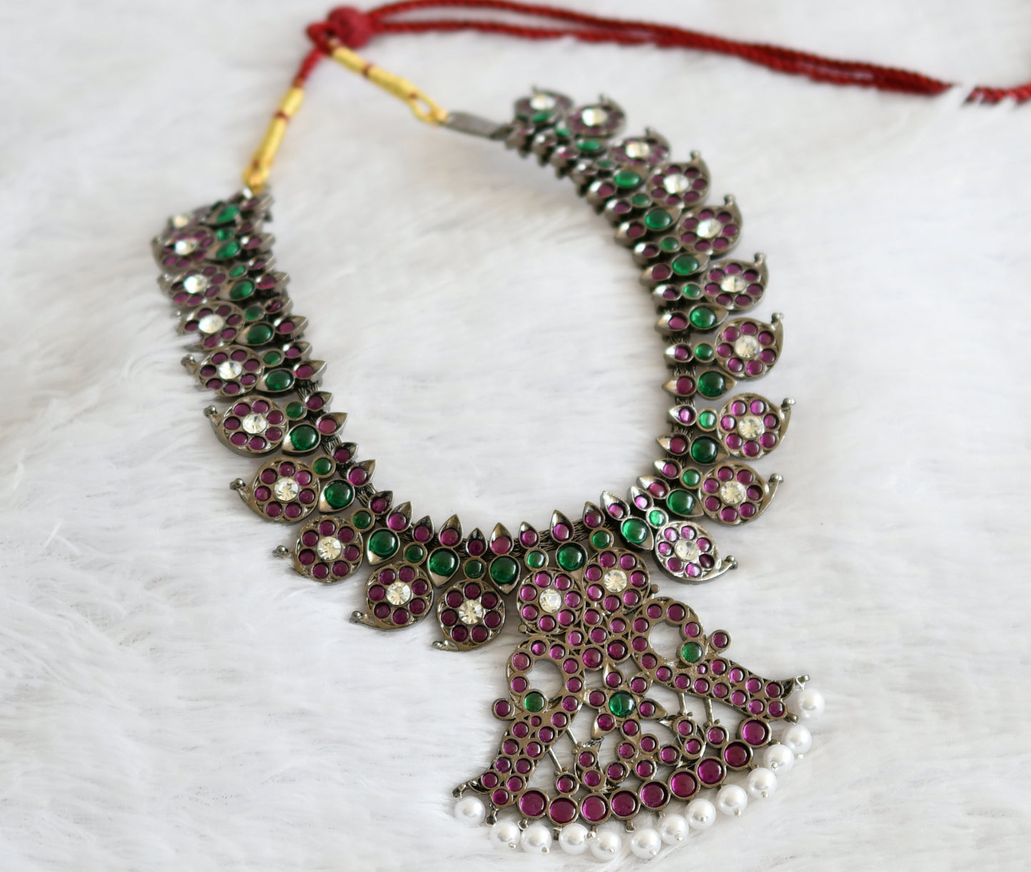 Black finish precious kemp-green-white mango peacock necklace dj-50757