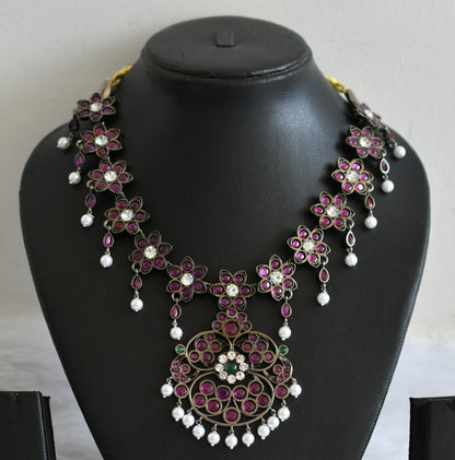 Black finish precious kemp-green-white pearl flower necklace dj-50758
