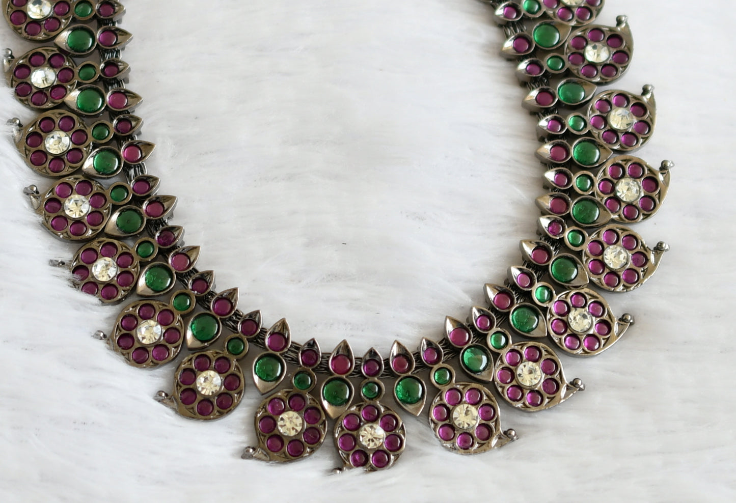 Black finish precious kemp-green-white  pearl mango necklace dj-50756