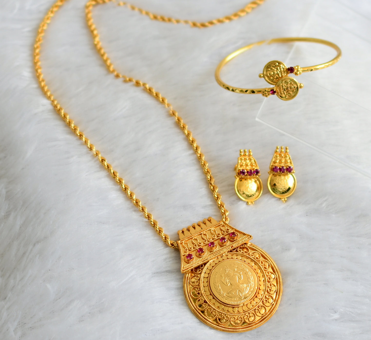 Gold tone pink round lakshmi combo set dj-43795