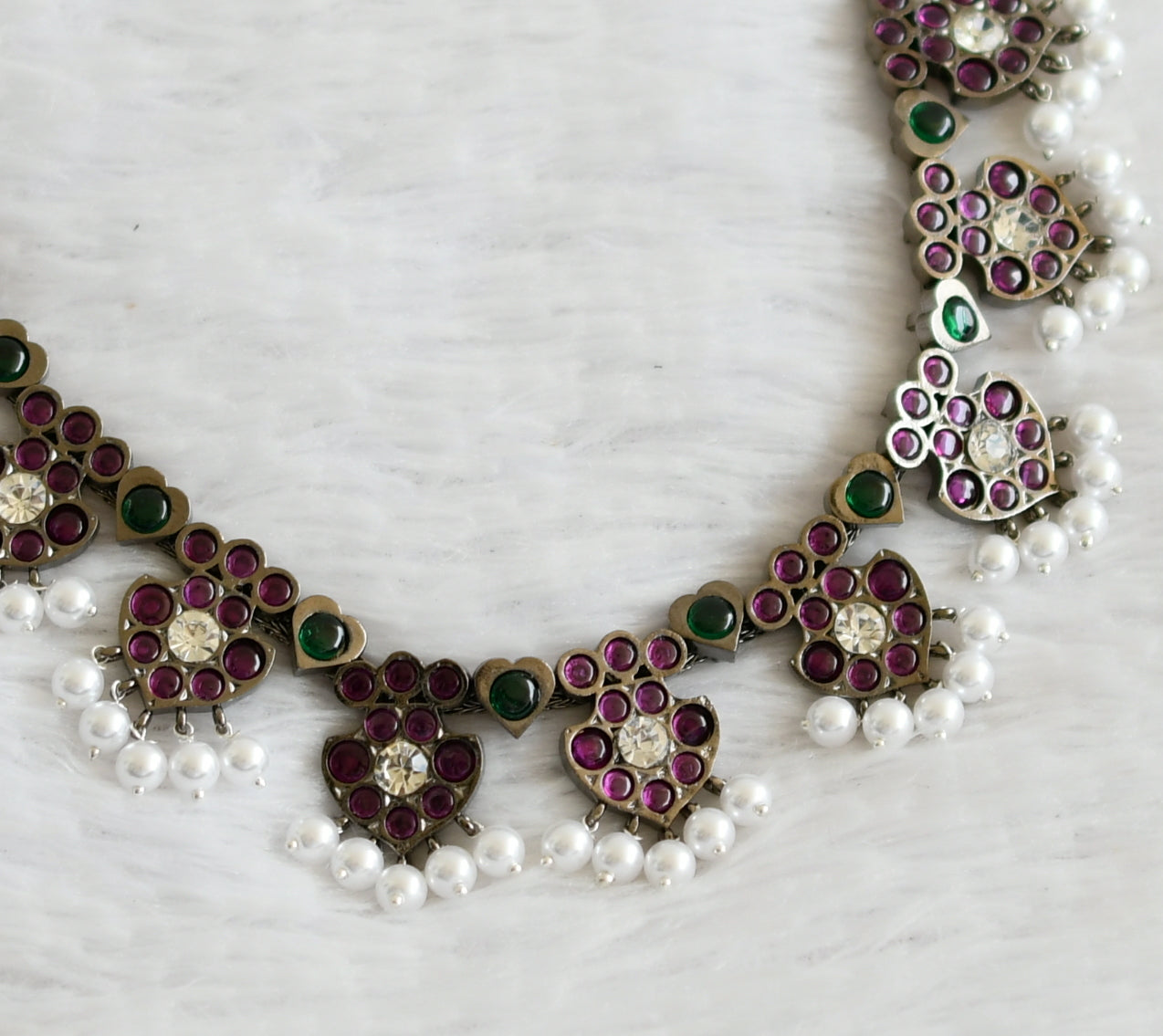 Black finish precious kemp-green-white pearl necklace dj-50755