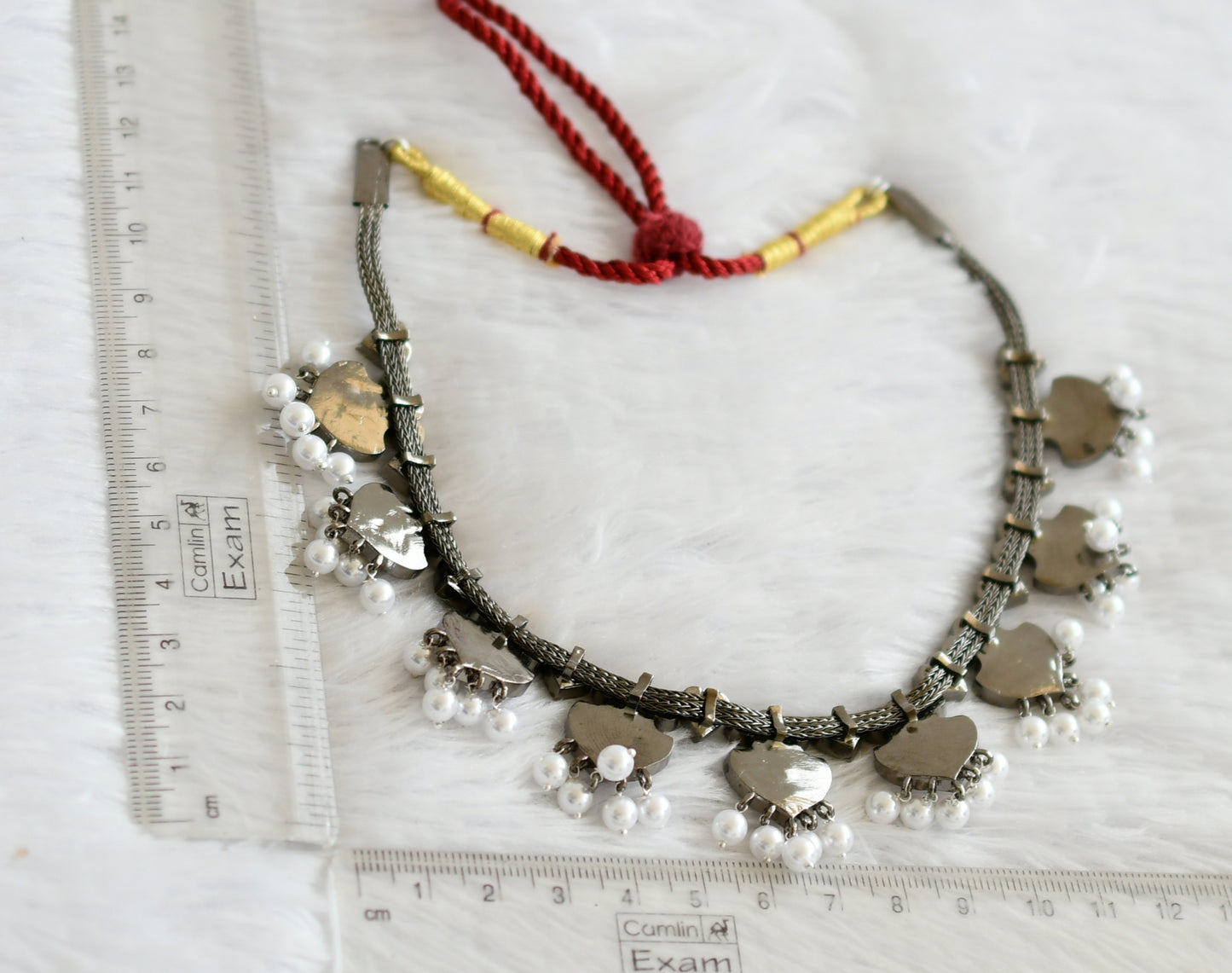 Black finish precious kemp-green-white pearl necklace dj-50755