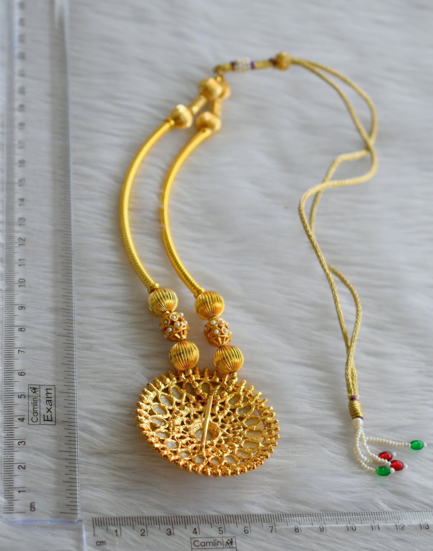Antique gold tone round pendant pearl necklace dj-02304