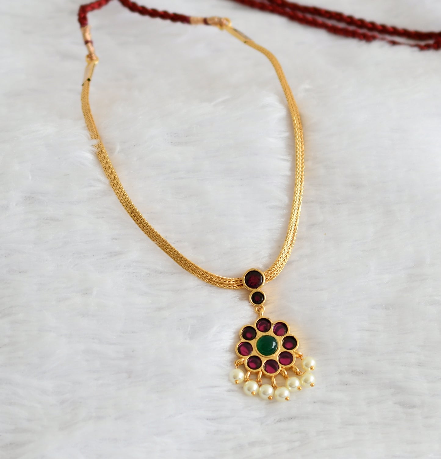 Gold tone precious kemp-green-pearl flower attigai necklace dj-50778