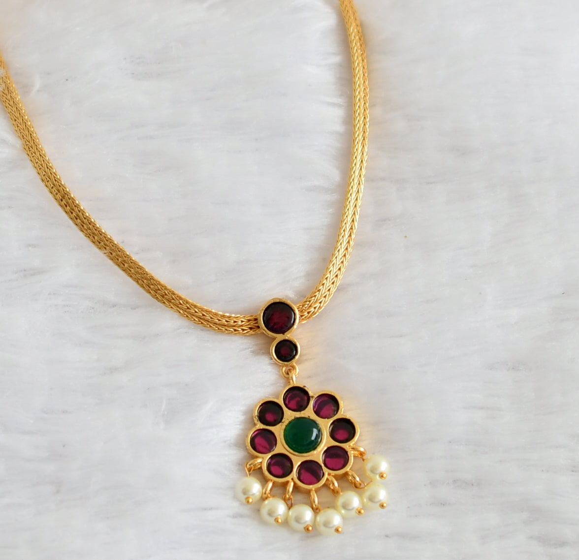 Gold tone precious kemp-green-pearl flower attigai necklace dj-50778