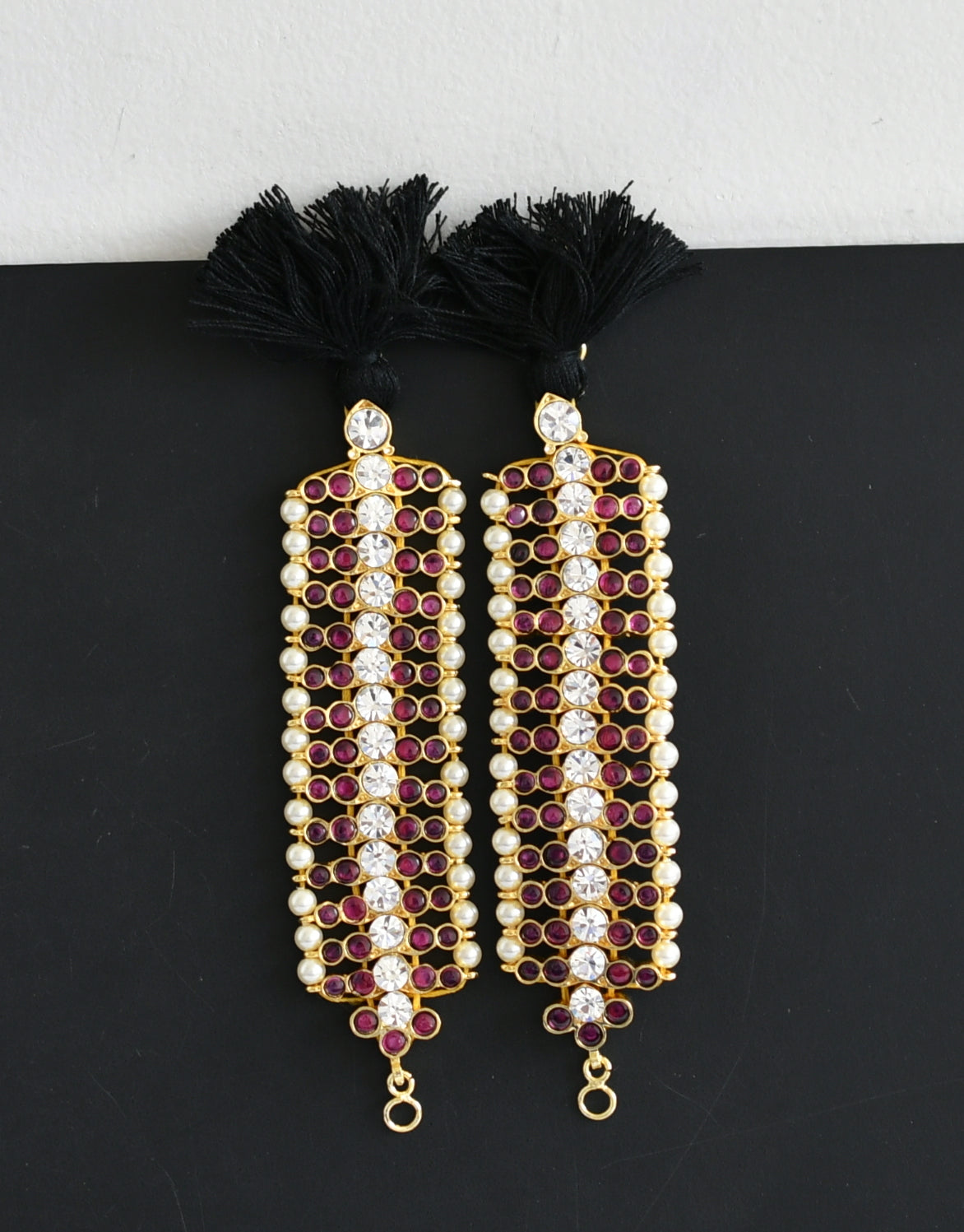 Gold tone precious kemp-white pearl ear side chain dj-50782