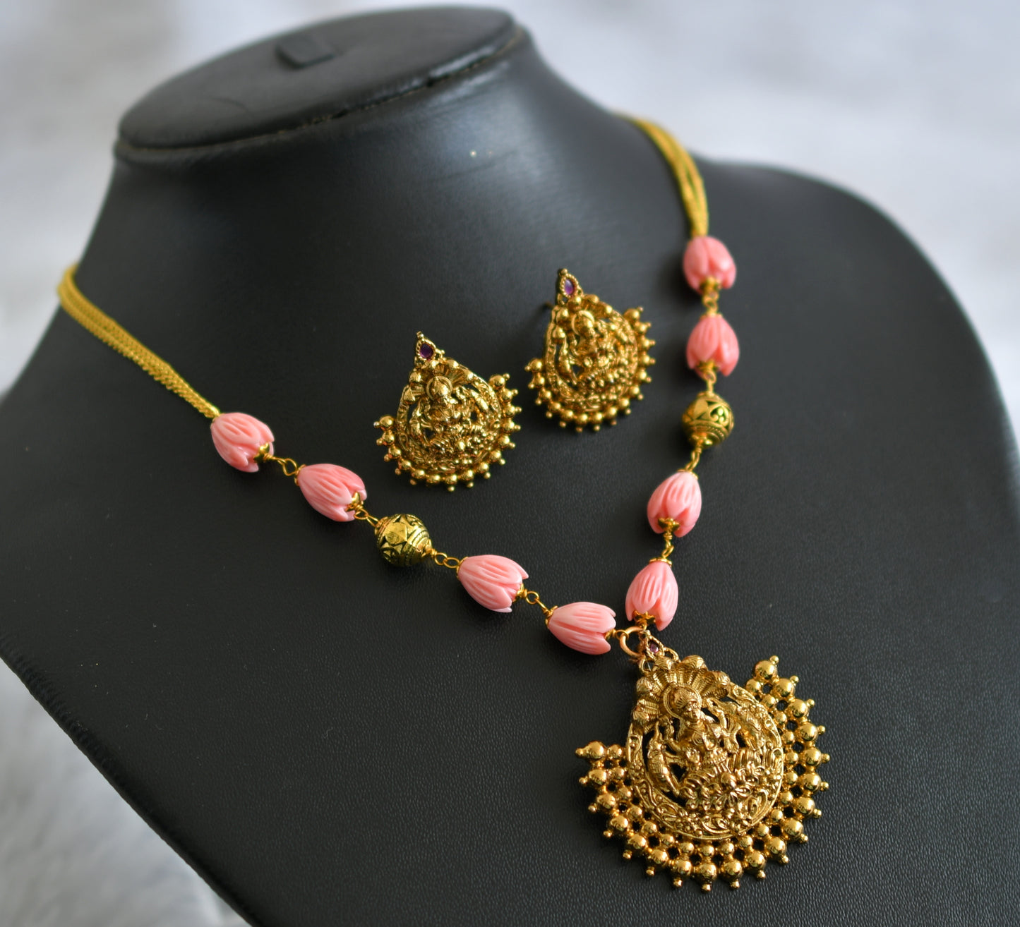 Matte finish baby pink tulip beaded kemp stone lakshmi necklace set dj-47048