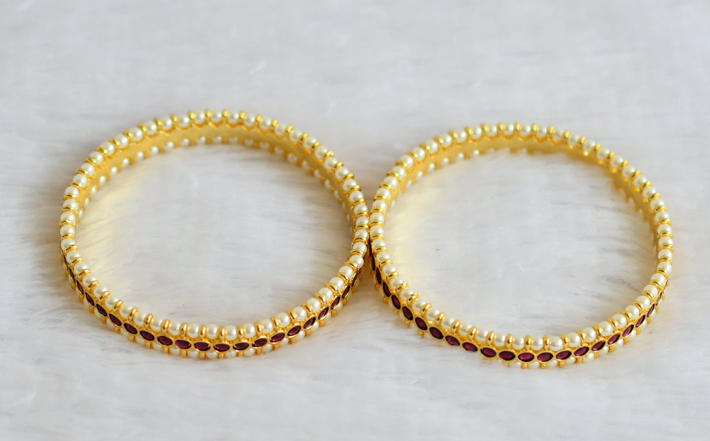 Gold tone precious kemp pearl bangles(2.10) dj-50785