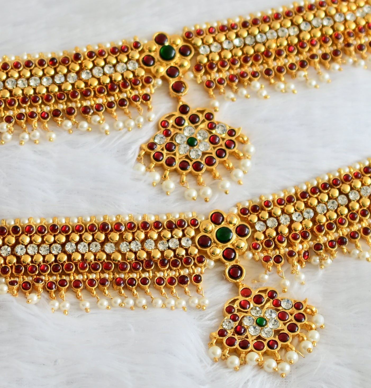 Gold tone kemp-green-white pearl bead armlets dj-50795