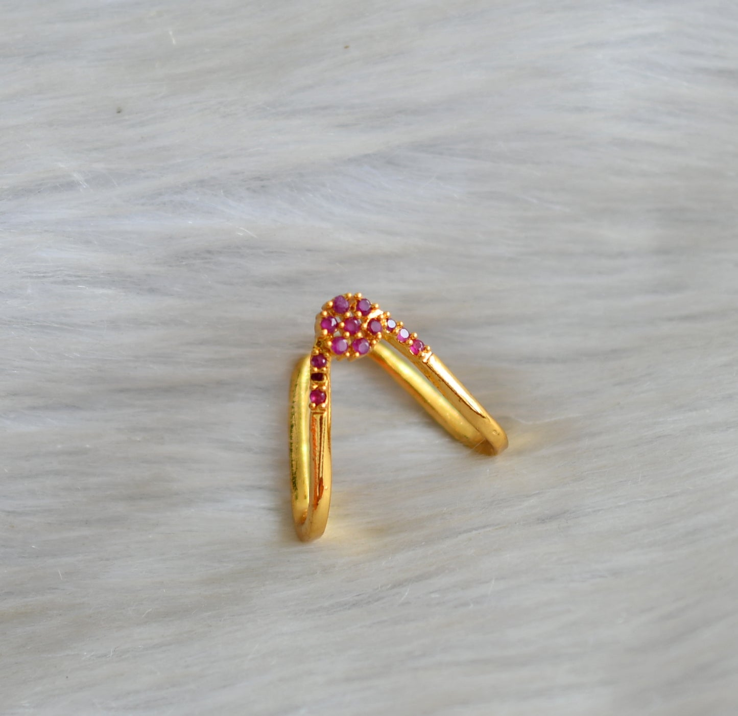 Gold tone ruby stone vanki finger ring dj-42449