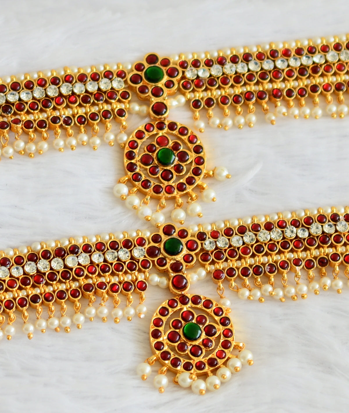 Gold tone kemp-green-white pearl bead armlets dj-50791