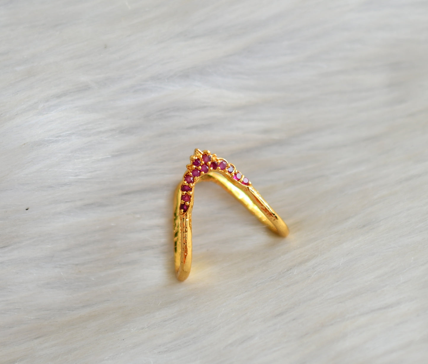 Gold tone ruby stone vanki finger ring dj-42452
