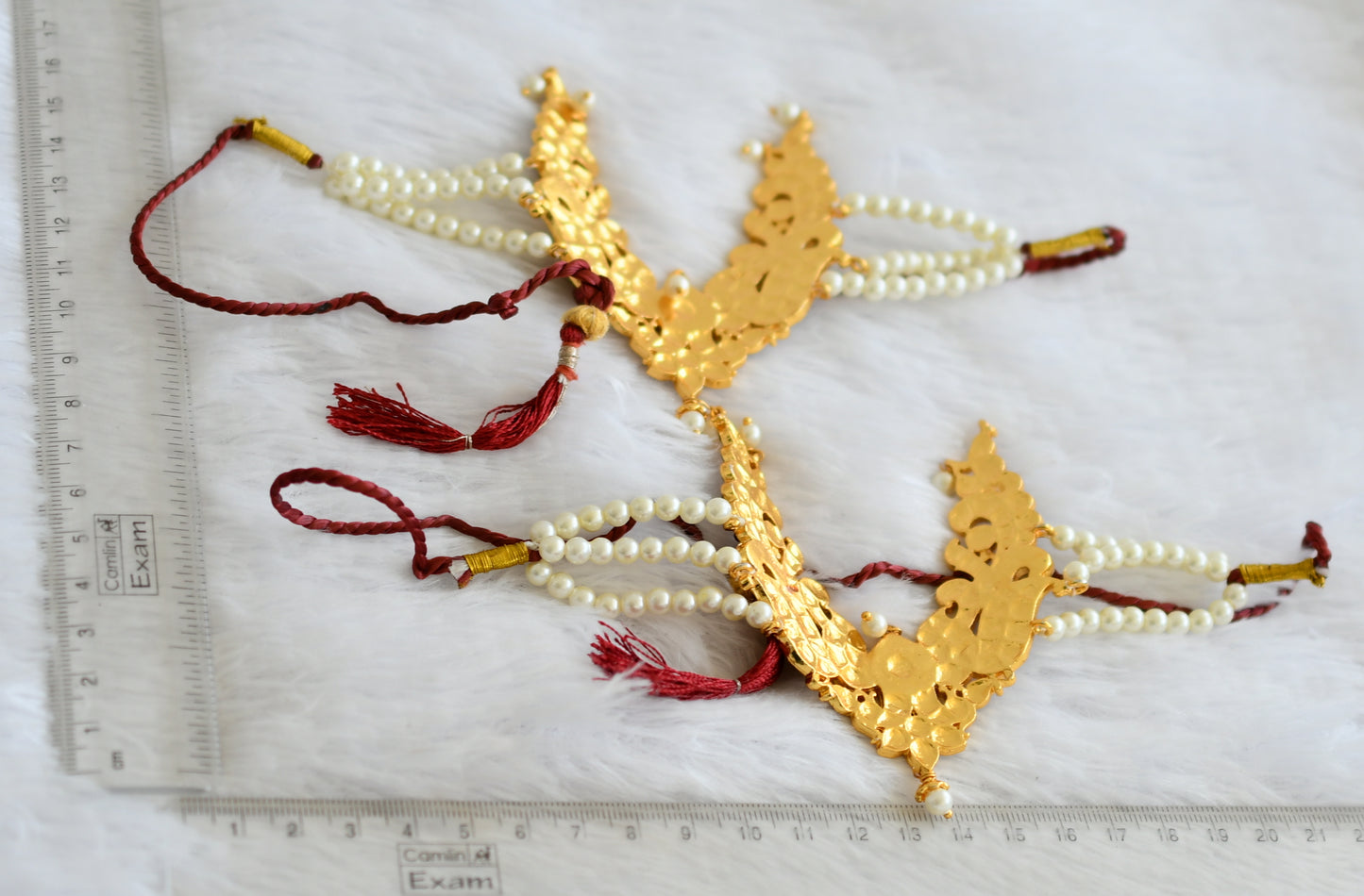 Gold tone kemp-green-white pearl peacock armlets dj-50808