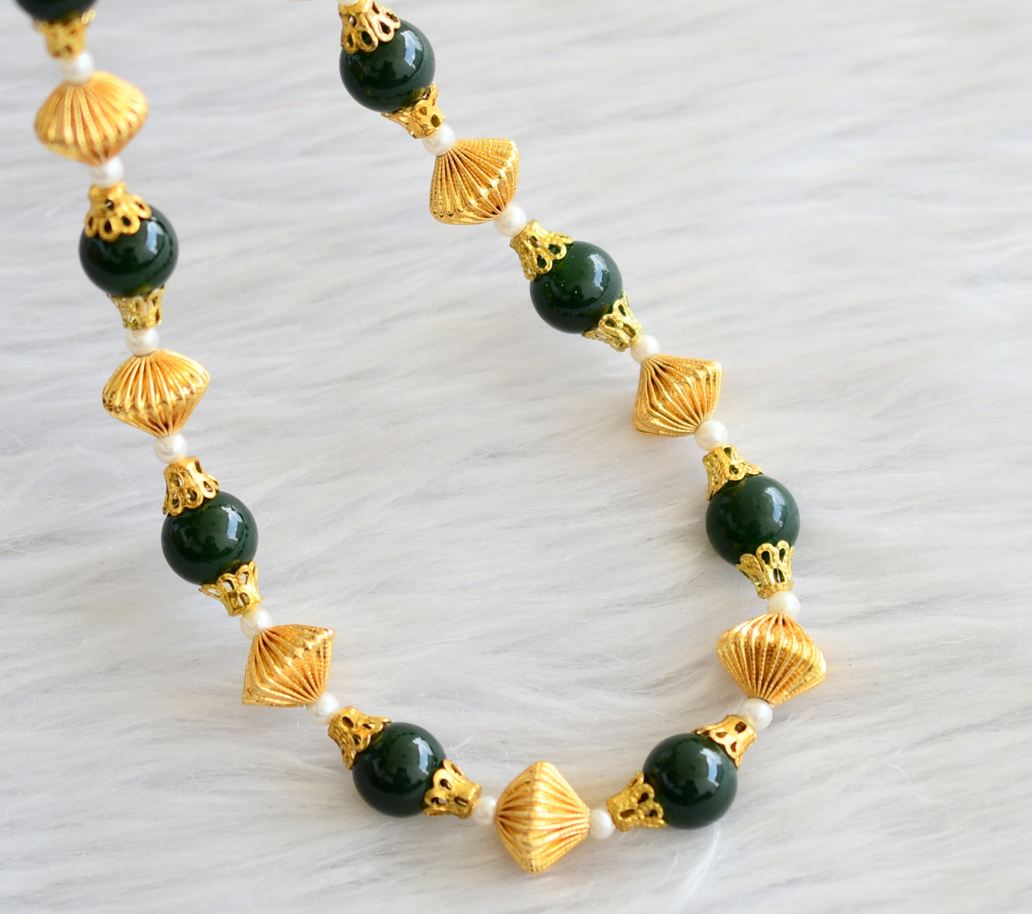 Gold tone green-pearl beaded necklace dj-02925