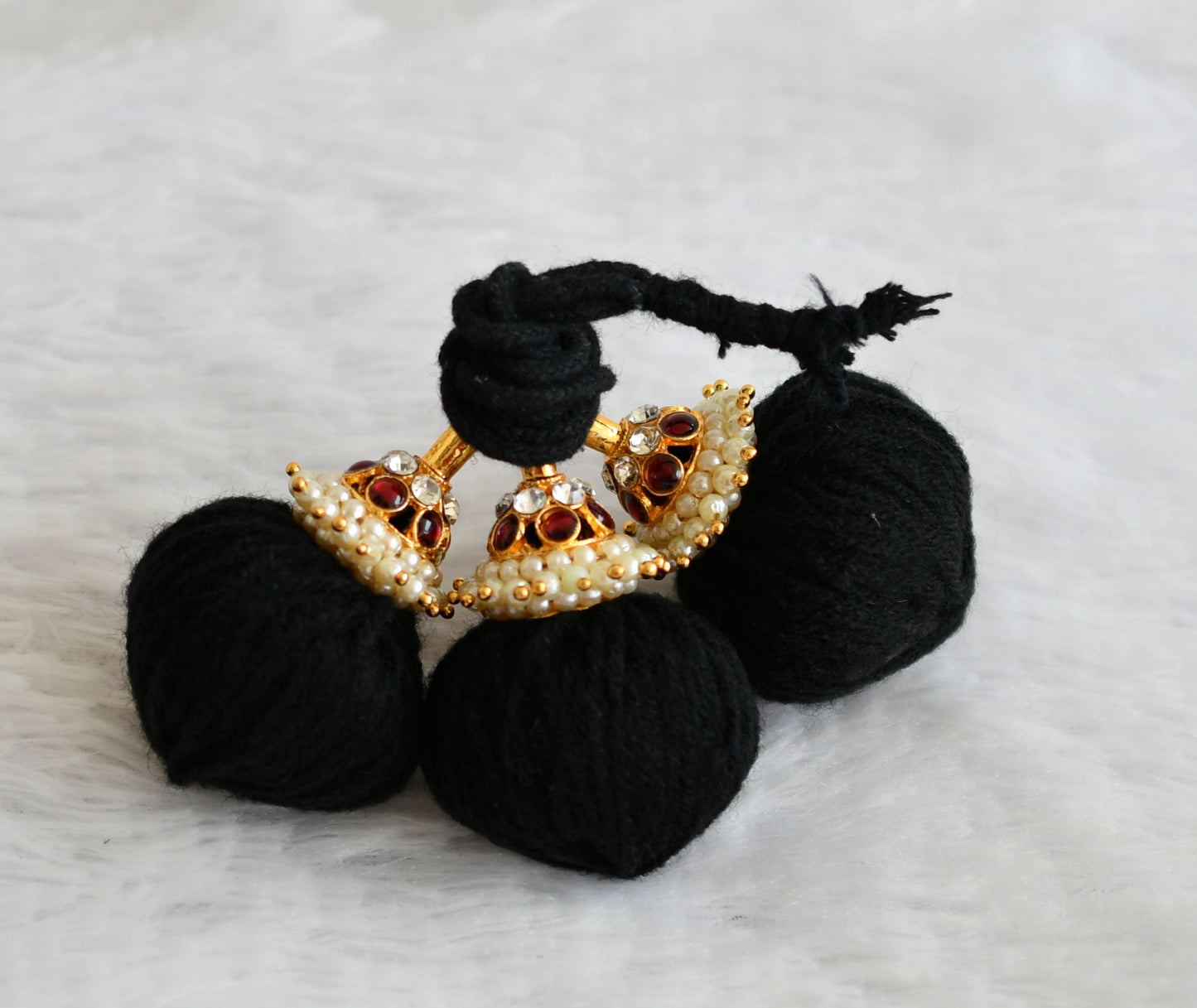 Gold tone kemp-white pearl bridal kuppulu(hair accessories) dj-50812