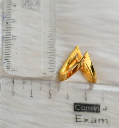 Gold tone white stone vanki finger ring dj-42461