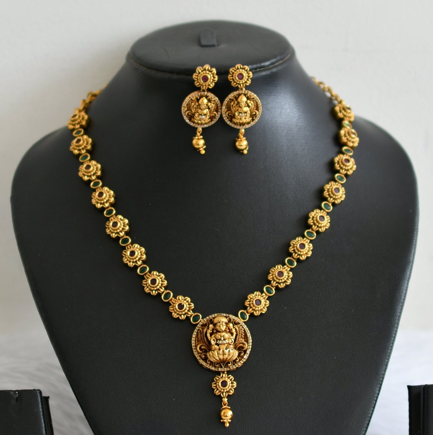 Antique gold tone kemp-green lakshmi flower necklace set dj-50836