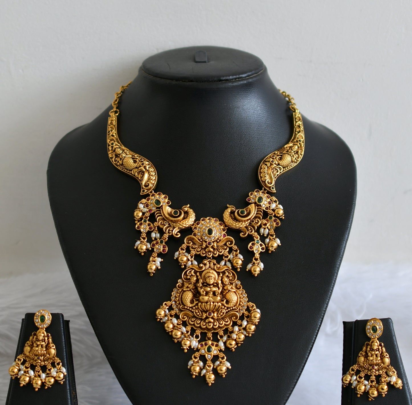 Antique gold tone kemp-green-white lakshmi peacock necklace set dj-50837