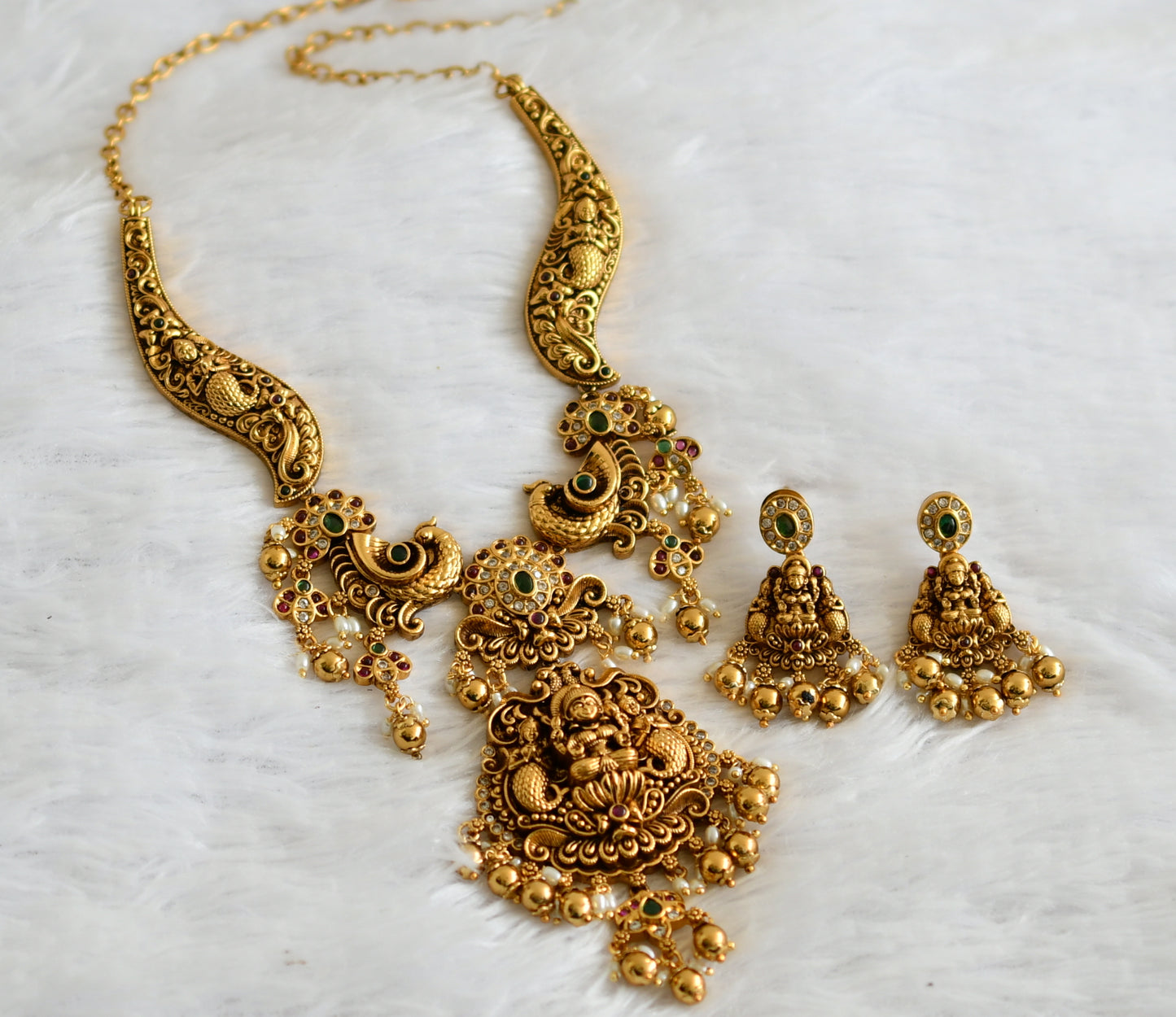 Antique gold tone kemp-green-white lakshmi peacock necklace set dj-50837