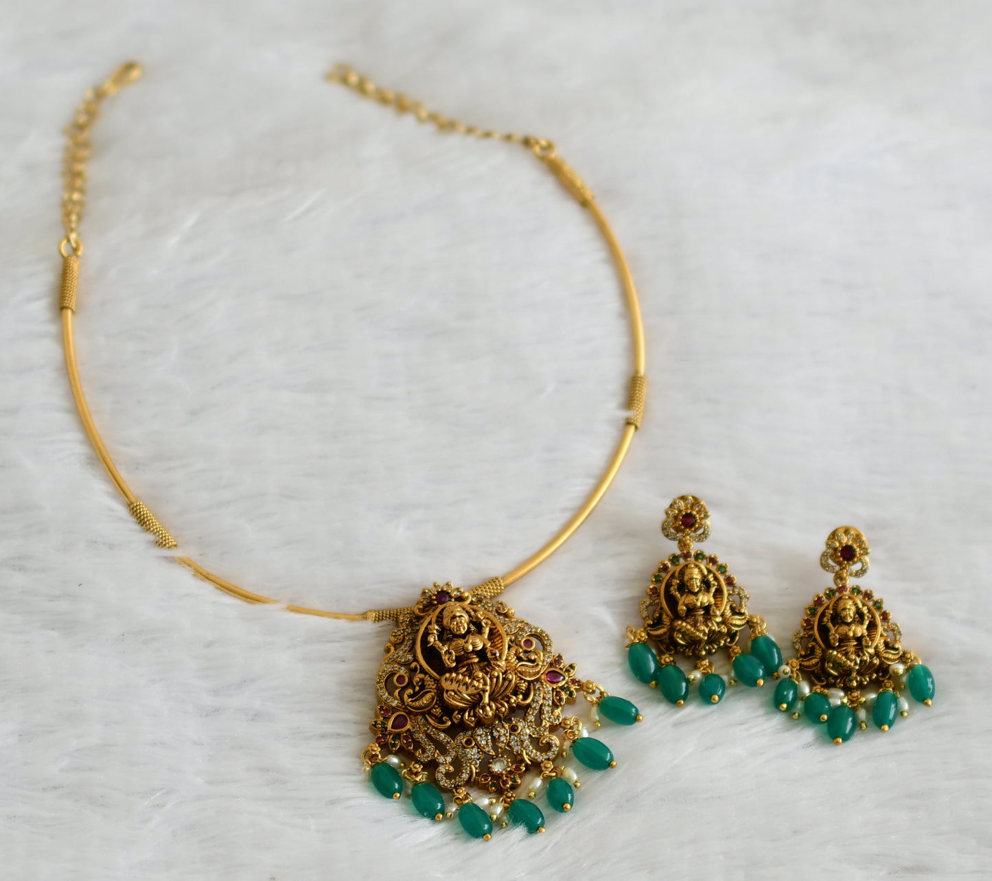 Antique gold tone cz kemp-green lakshmi peacock green bead hasli necklace set dj-50831