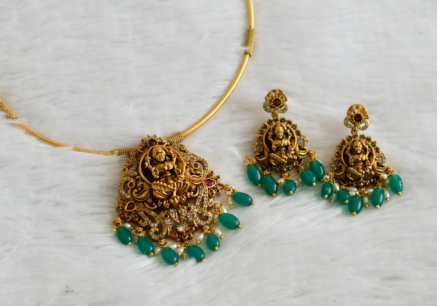 Antique gold tone cz kemp-green lakshmi peacock green bead hasli necklace set dj-50831