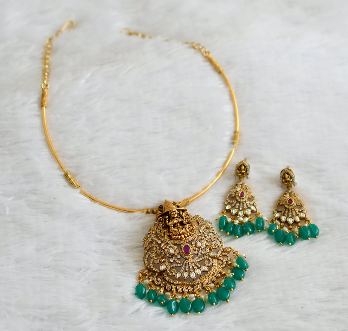 Antique gold tone kemp-white lakshmi green bead hasli necklace set dj-50834