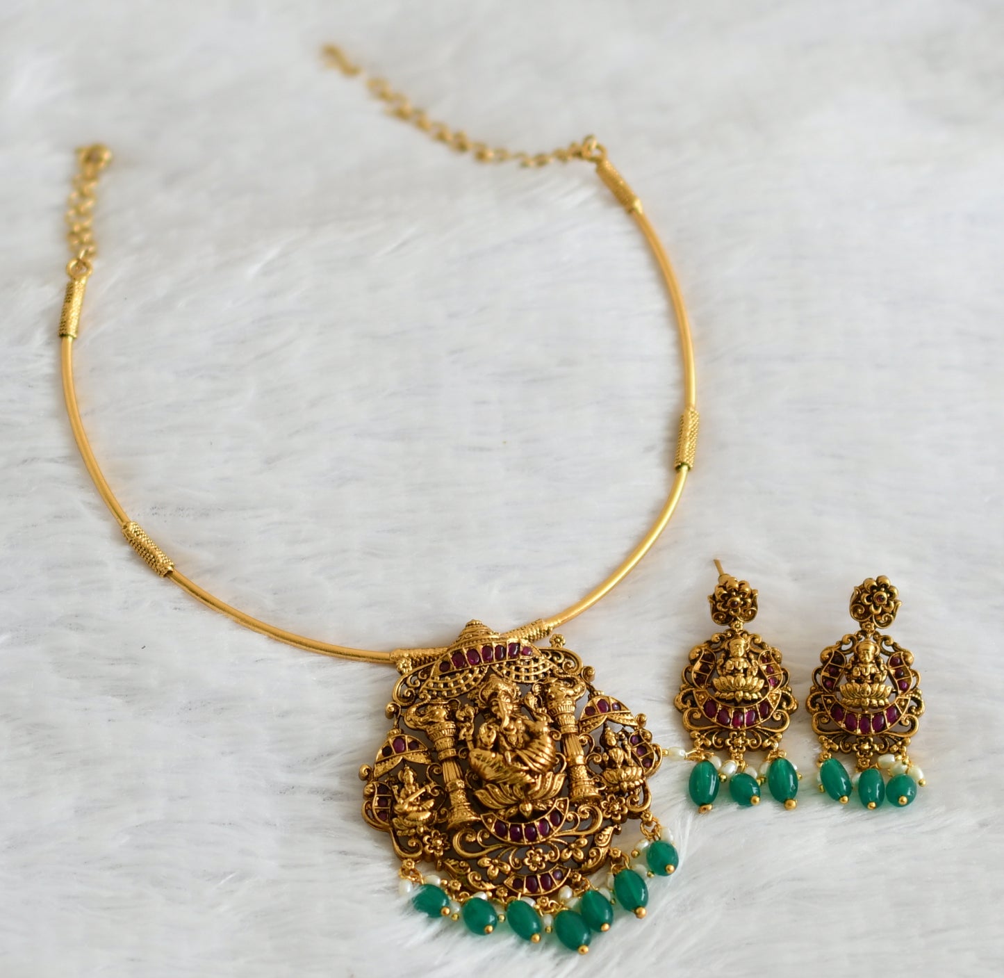 Antique gold tone kemp lakshmi ganesha green bead hasli necklace set dj-50833
