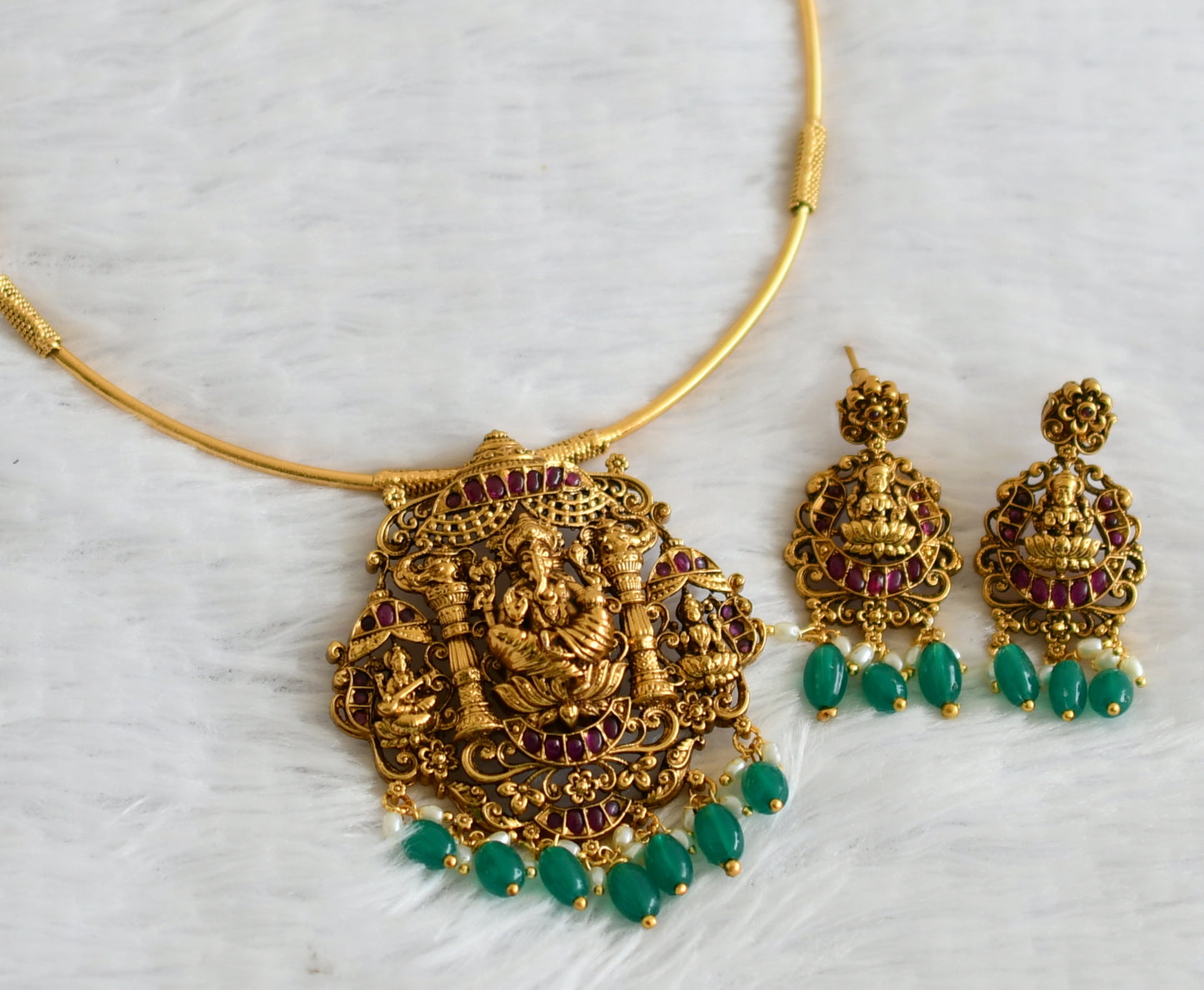 Antique gold tone kemp lakshmi ganesha green bead hasli necklace set dj-50833