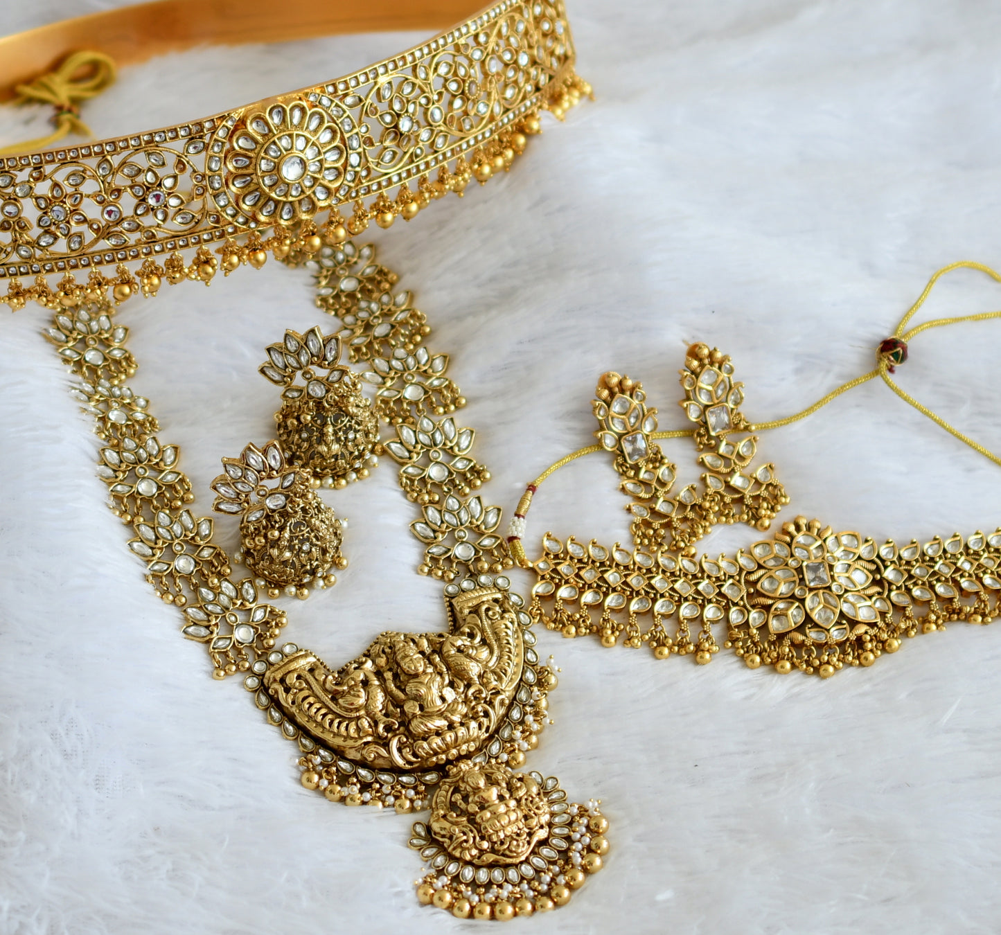Antique gold tone white lakshmi lotus mango flower bridal set dj-50876