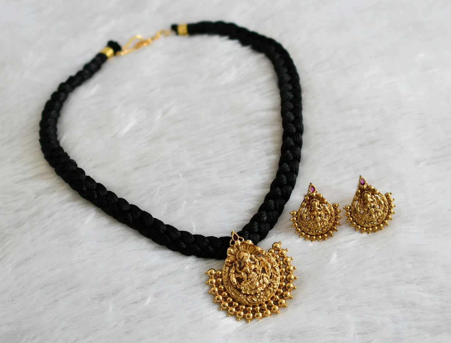 Matte finish black silk thread kemp stone lakshmi necklace set dj-47100