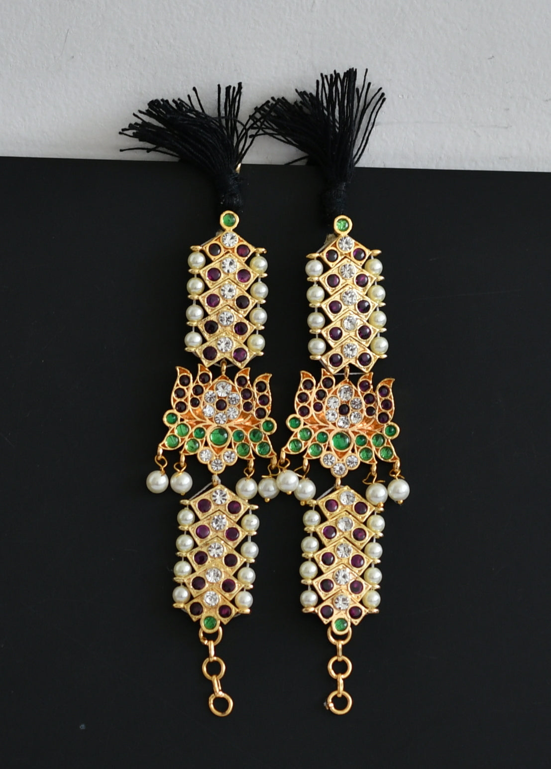 Gold tone precious kemp-green-white lotus pearl ear side chain dj-50871