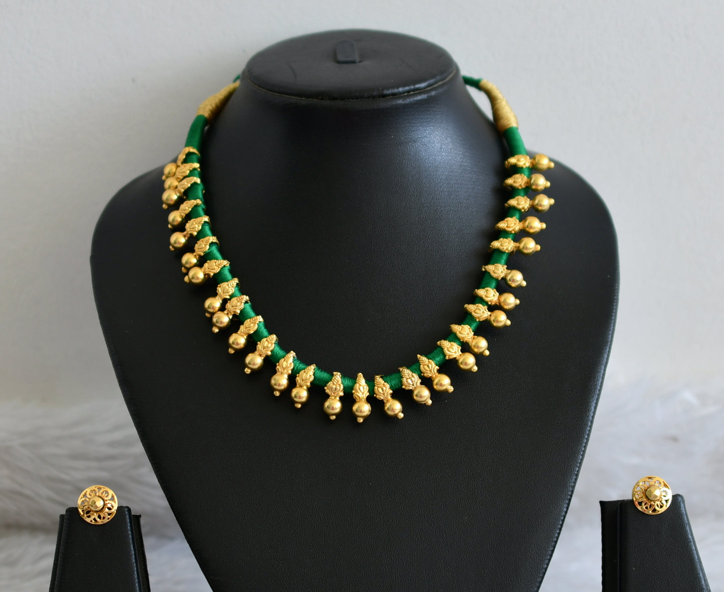 Gold tone green silk thread necklace set dj-48945