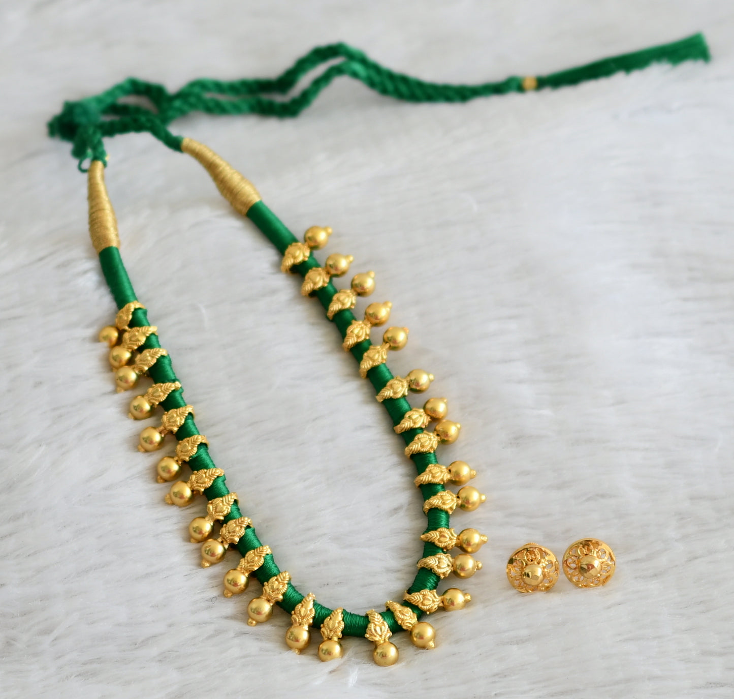 Gold tone green silk thread necklace set dj-48945