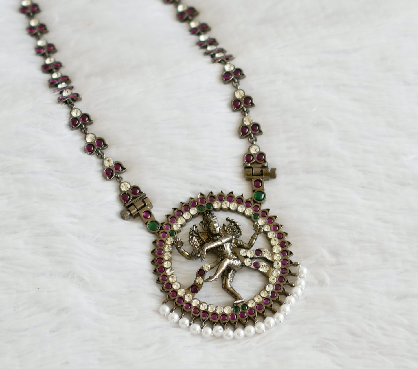 Black finish precious kemp-green-white pearl natarajar haar dj-50879