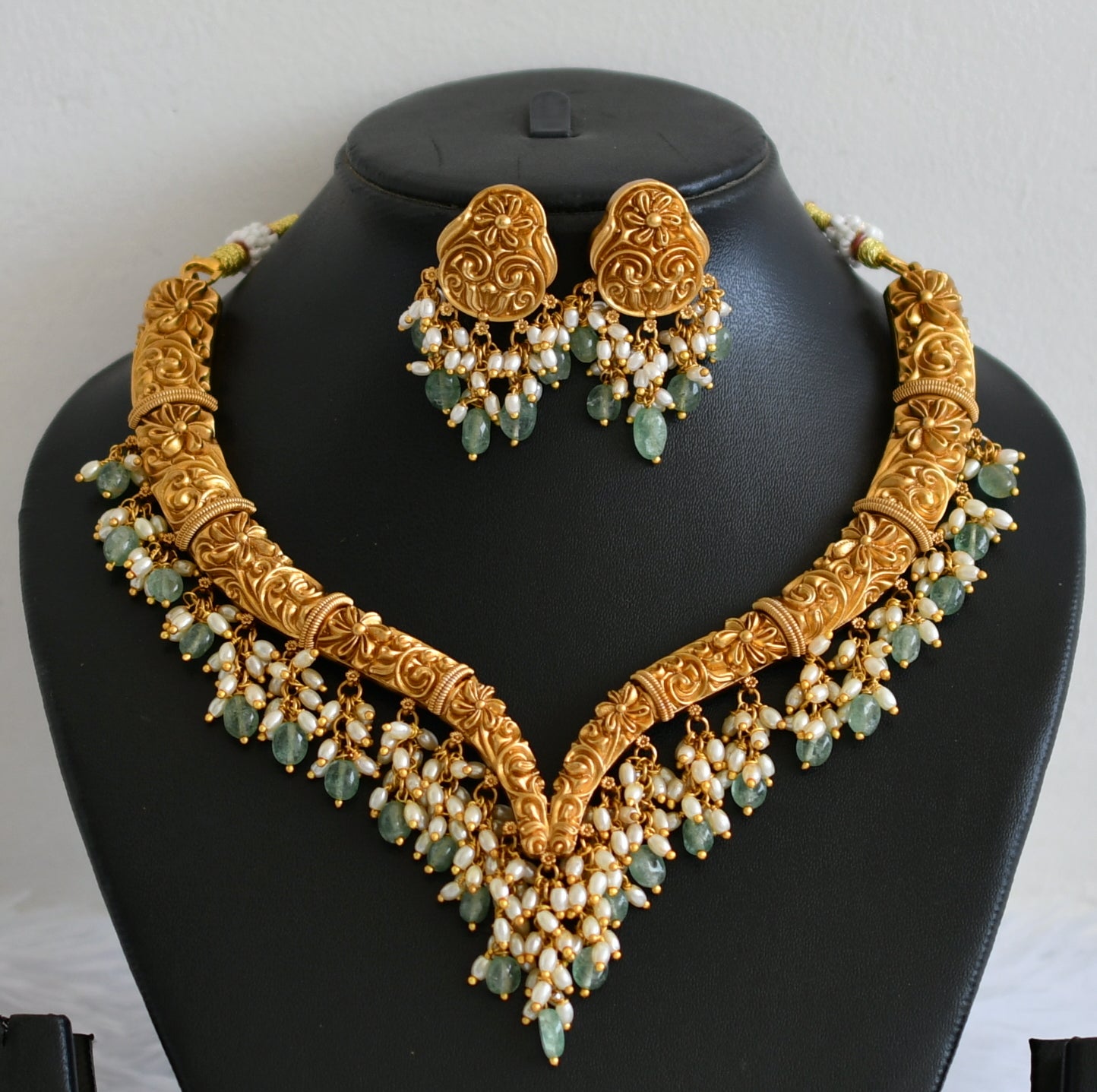 Matte finish flower rice pearl green beaded necklace set dj-50890