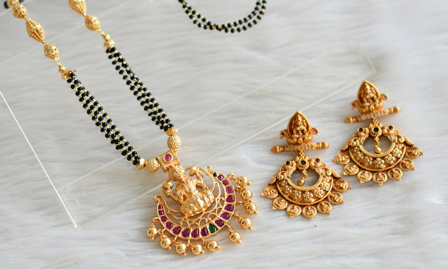 Gold tone kemp-green lakshmi mangalsutra set dj-43798