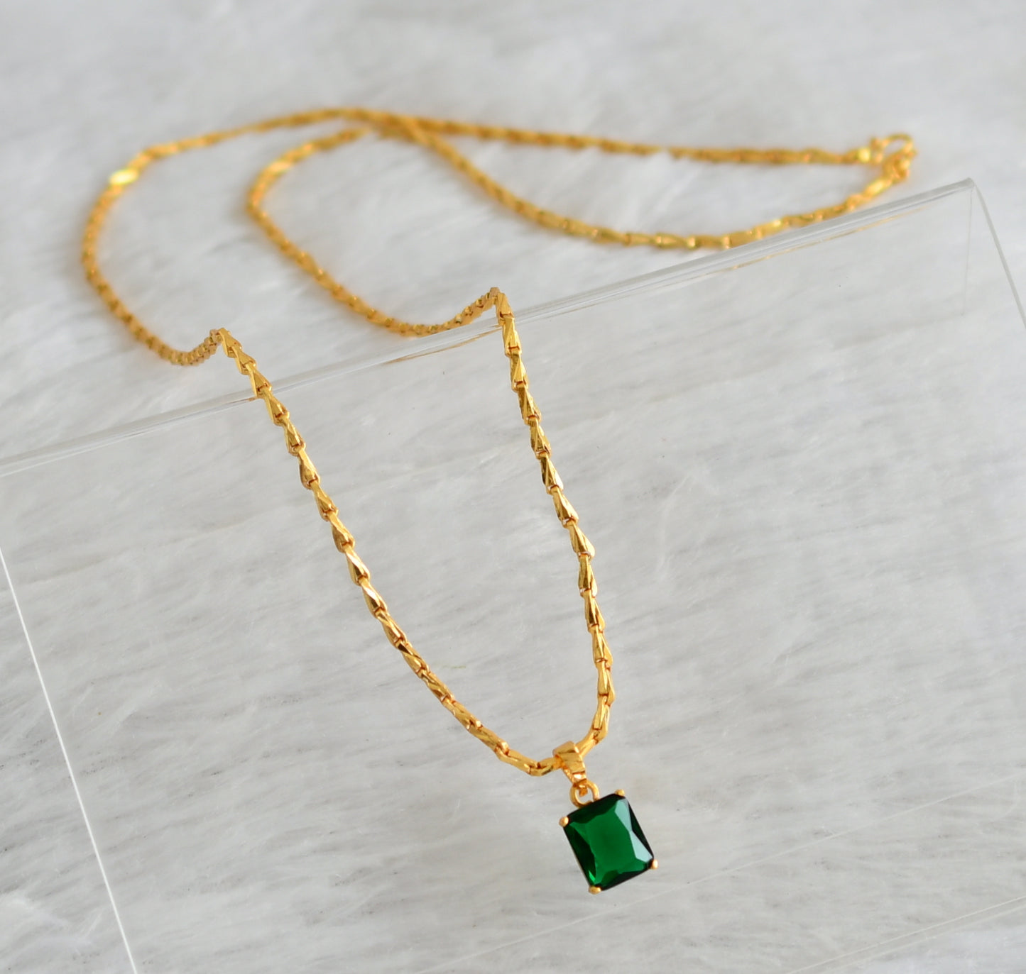 Gold tone 24 inches chain with green block stone pendant dj-47151