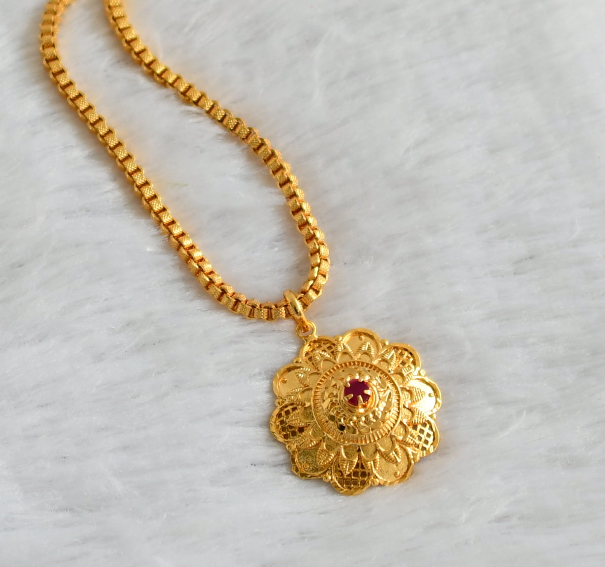Gold tone 30 inches chain with ruby flower pendant dj-47163