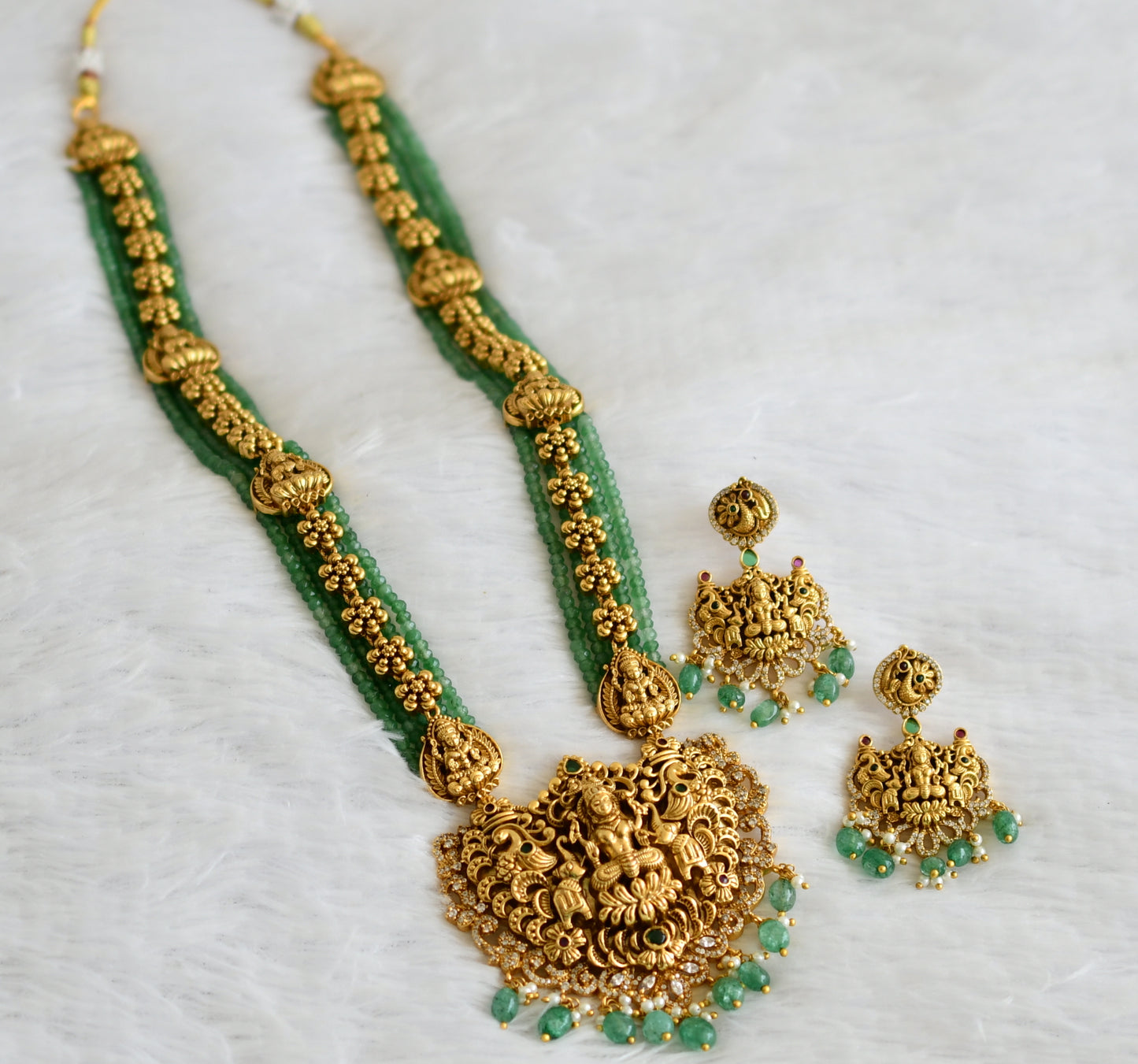 Antique gold tone kemp-green-white green beaded lakshmi peacock short haar set dj-50894