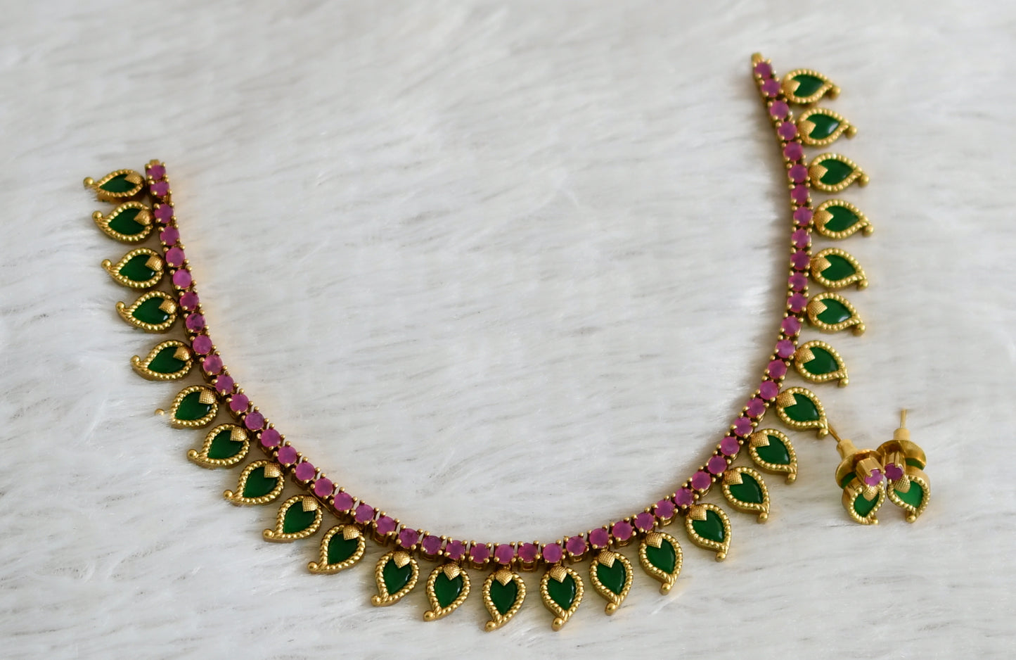 Matte finish ruby-green mango necklace set dj-48957