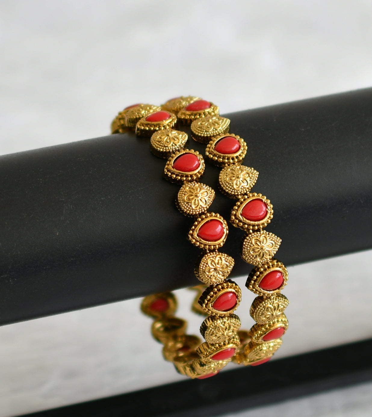 Antique gold tone coral thilak stone bangles(2.8) dj-50910