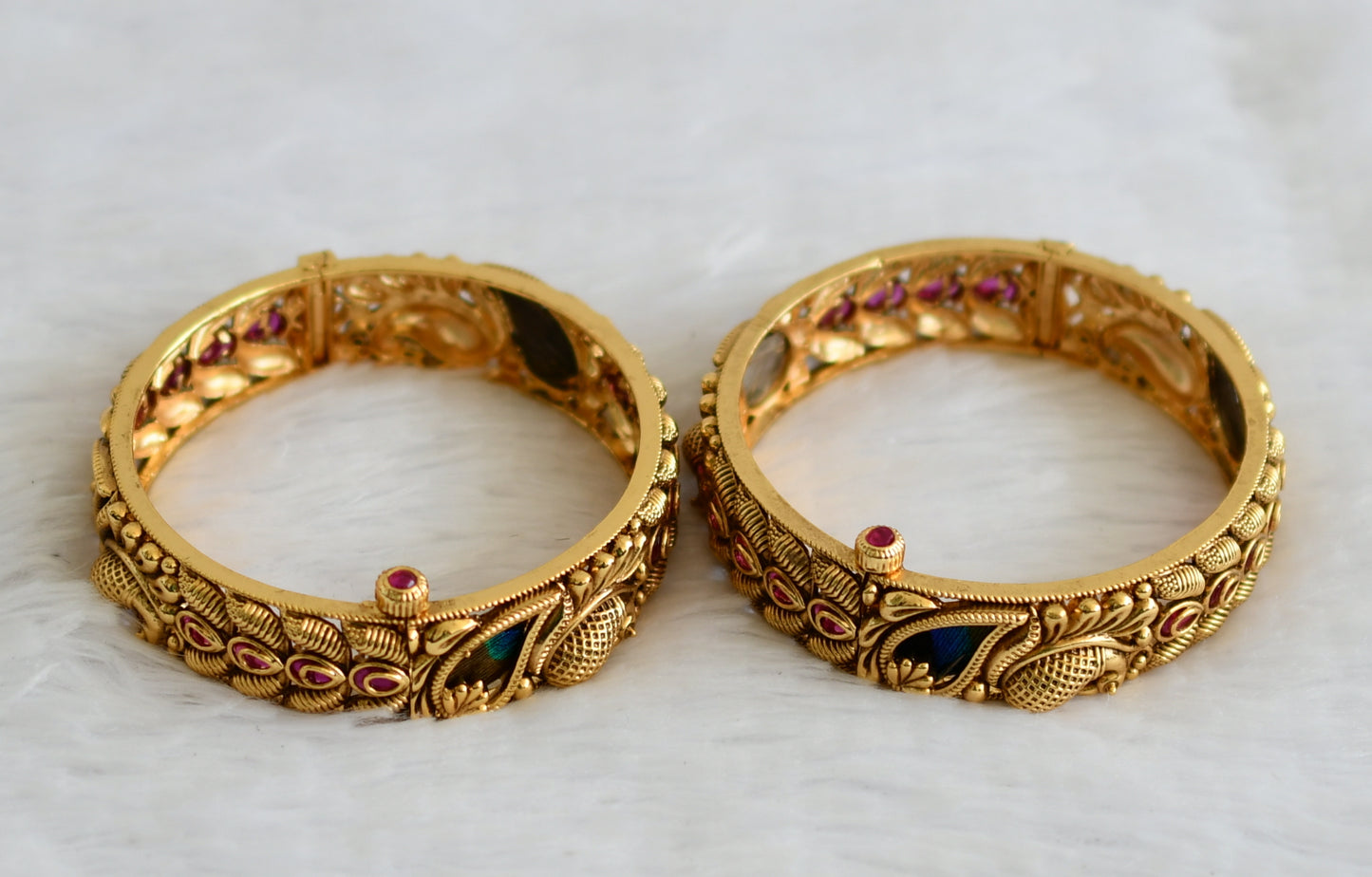 Antique finish pink stone real peacock feather screw bangles(2.4) dj-50944