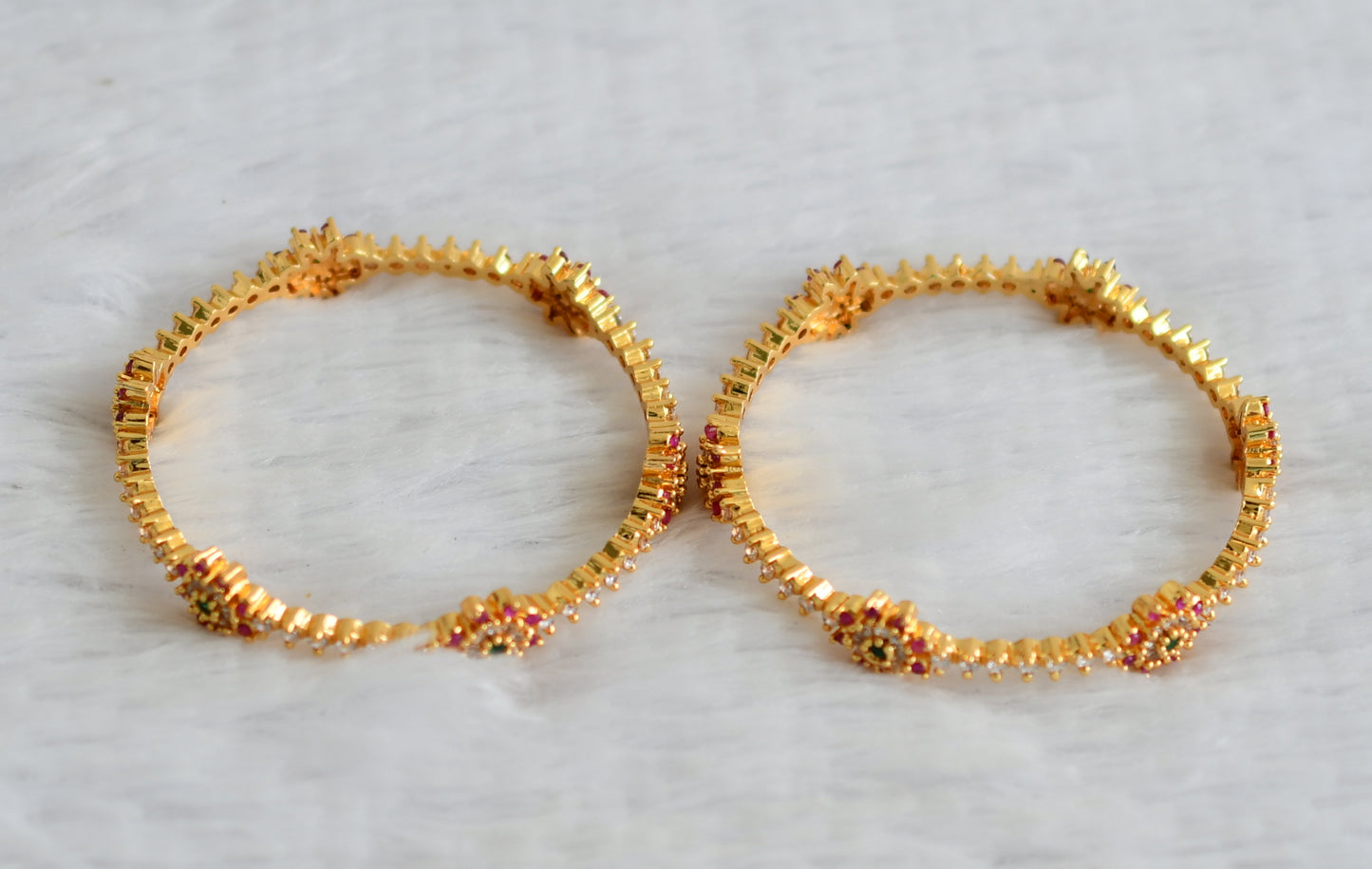 Gold tone ruby-green-white flower bangles(2.6) dj-50963