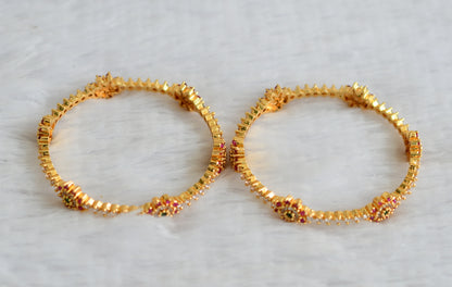 Gold tone ruby-green-white flower bangles(2.6) dj-50963