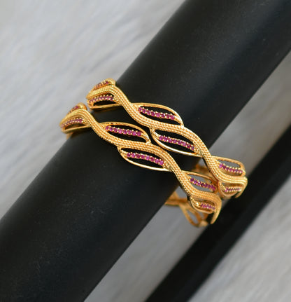 Gold tone ruby bangles (2.4) dj-42480