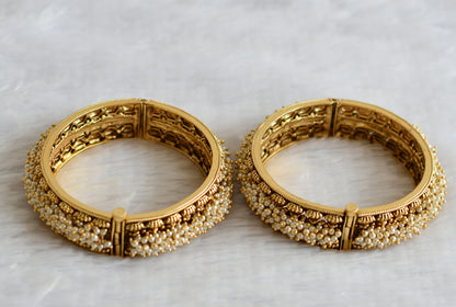 Matte finish pearl cluster screw type bangles(2.6) dj-50951