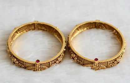 Antique finish kemp-white stone flower screw type bangles(2.6) dj-50948