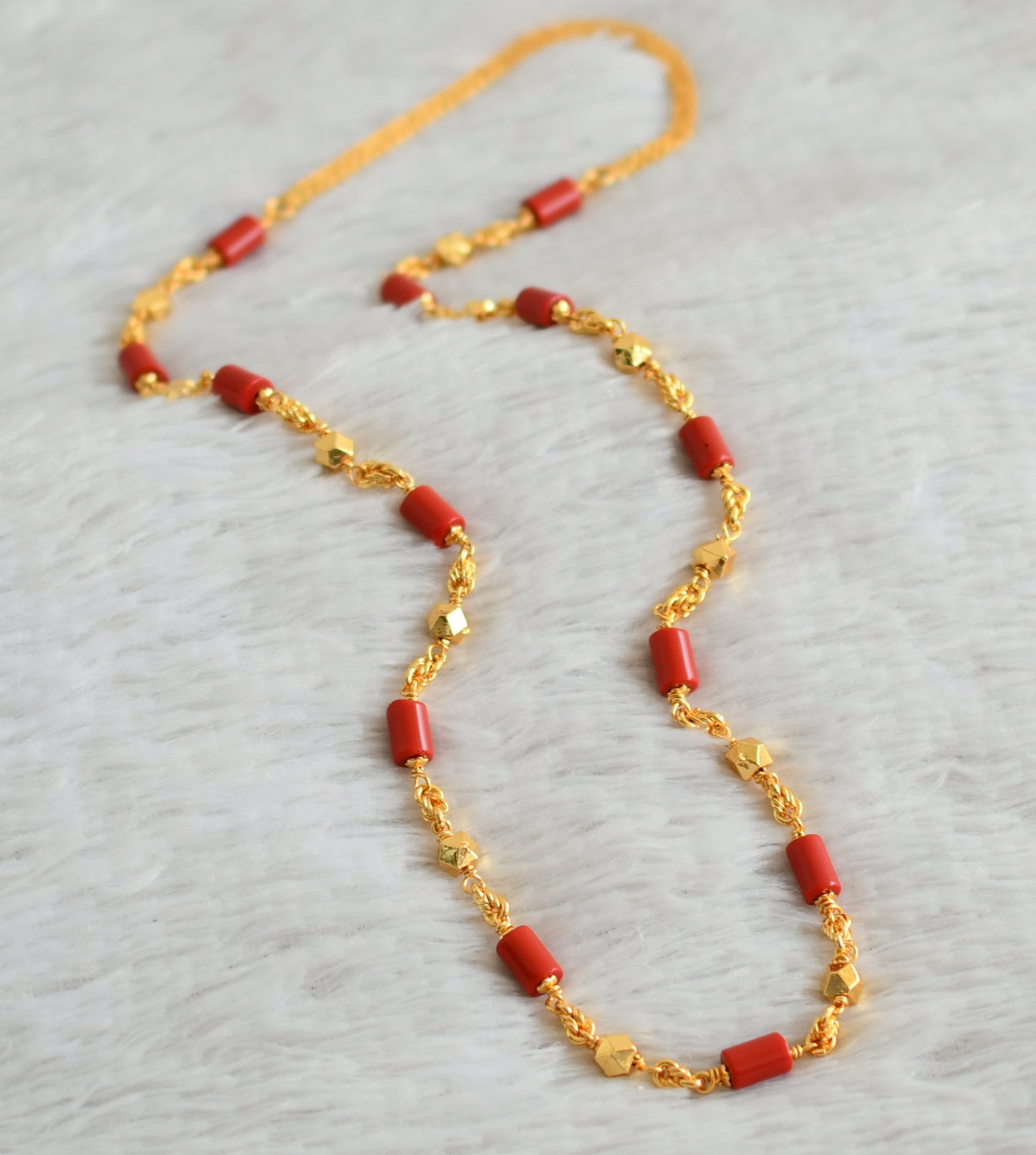 Gold tone coral beaded 30 inches chain dj-49003