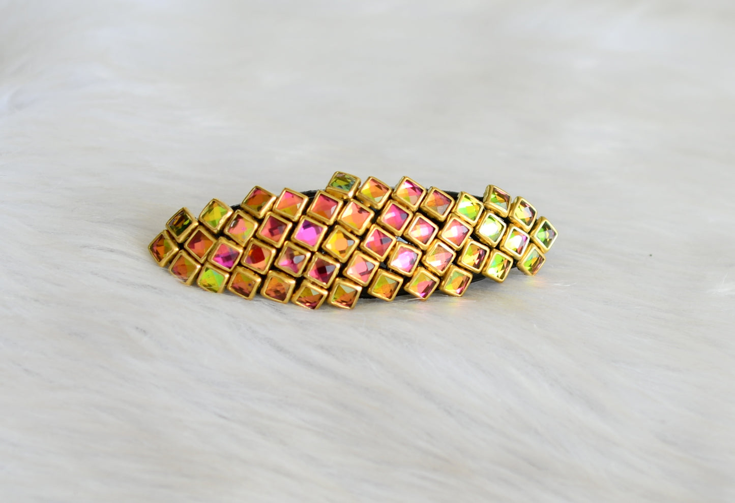 Gold tone red-white kundan stone hair clip dj-42502